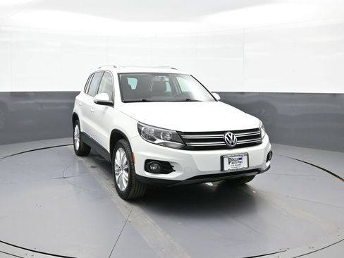 Used 2015 Volkswagen Tiguan SE image 3