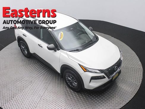 Used 2023 Nissan Rogue S AWD/4WD image 3