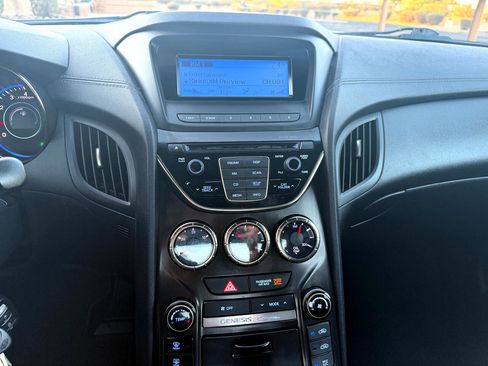 Used 2013 Hyundai Genesis 2.0T image 18