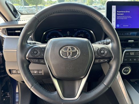 Used 2023 Toyota Venza Limited AWD/4WD image 18