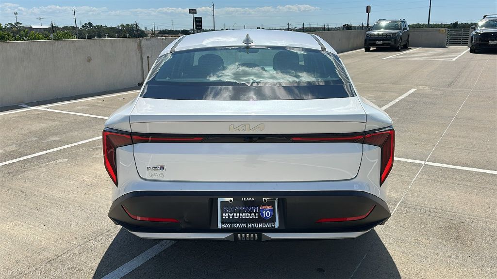 Used 2025 Kia K4 FWD image 11