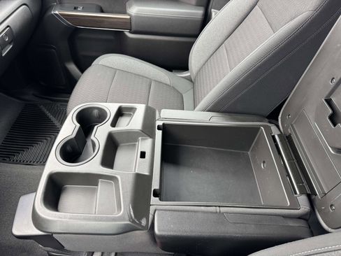 Used 2022 Chevrolet Silverado 1500 LT image 34