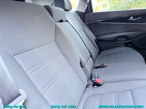 Used 2017 Kia Sorento FWD image 21
