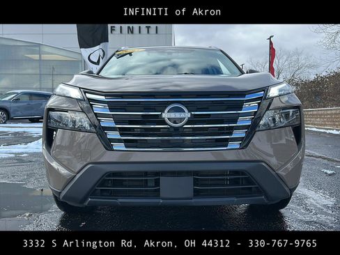 Used 2025 Nissan Rogue SV w/ SV Premium Package image 18