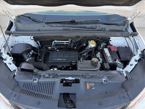 Used 2020 Chevrolet Trax LT w/ Redline Edition image 23