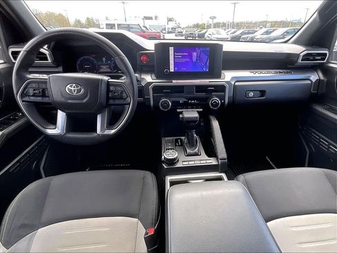 Used 2025 Toyota Tacoma TRD Off-Road AWD/4WD image 20