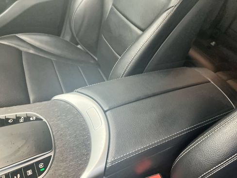 Used 2022 Mercedes-Benz GLC 300 4MATIC image 25