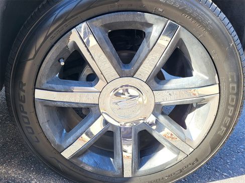 Used 2016 Cadillac Escalade Luxury image 24