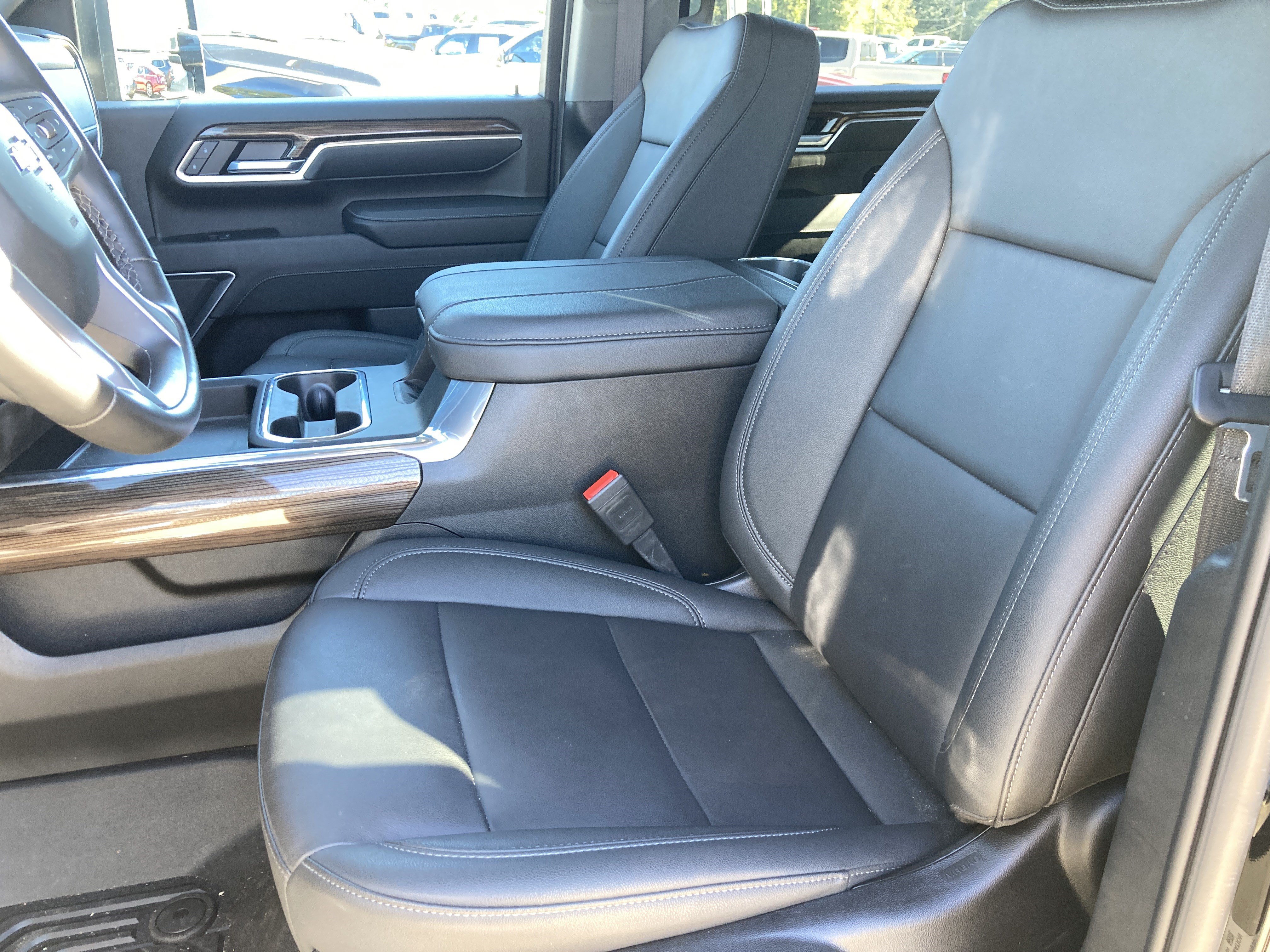 Used 2024 Chevrolet Silverado 2500 LT w/ All Star Edition AWD/4WD image 3