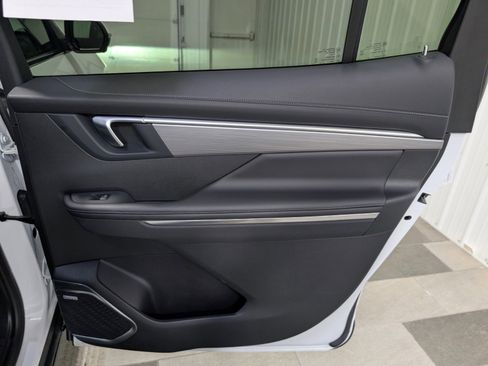 Used 2025 Buick Enclave Preferred image 27