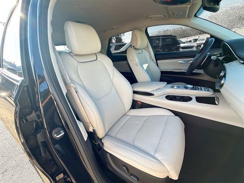 Used 2024 Genesis GV70 2.5T image 33