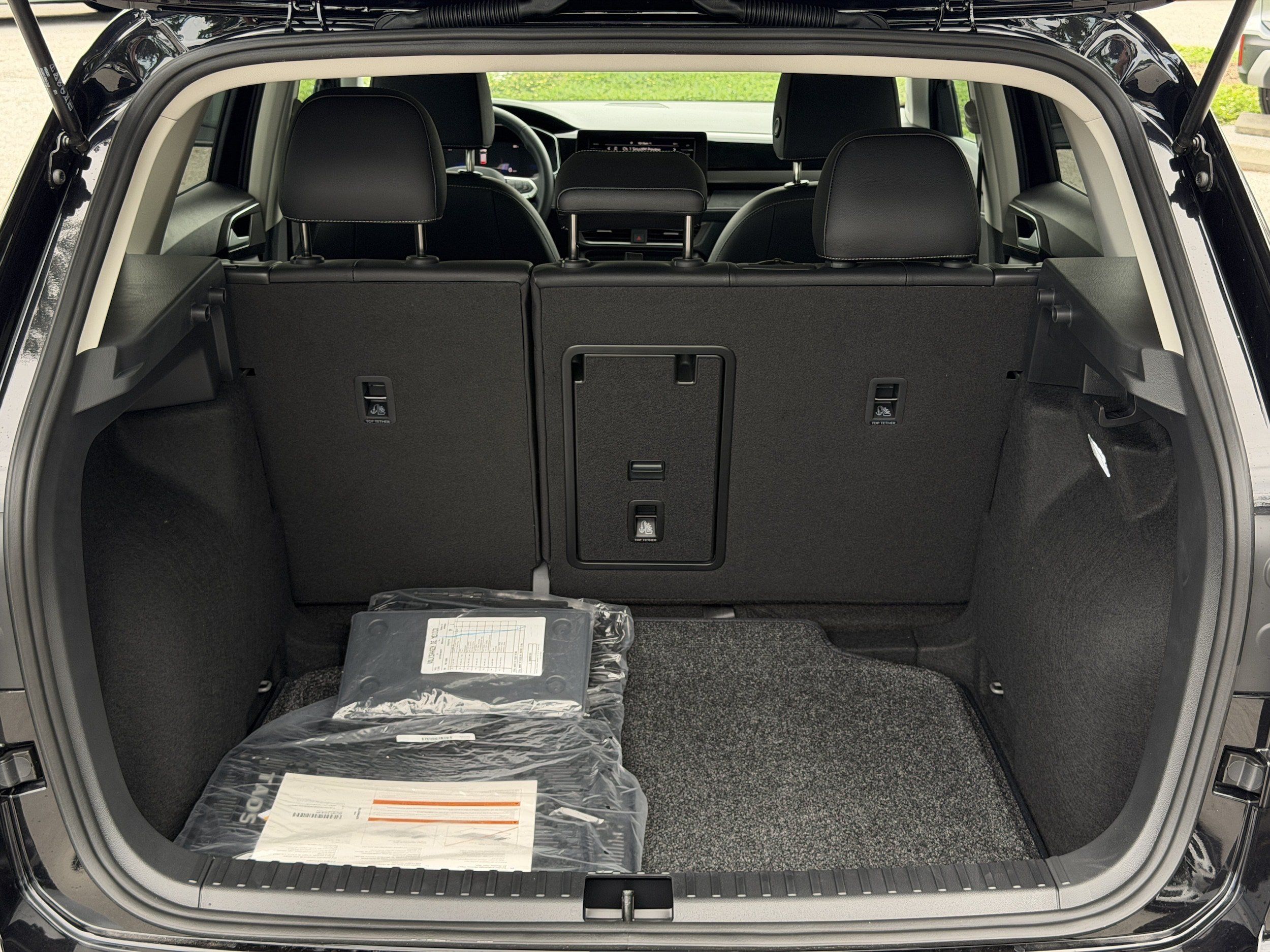 New 2026 Volkswagen Taos SE FWD image 11