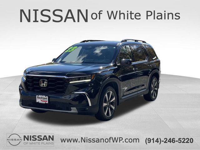 Used 2023 Honda Pilot Touring image 2