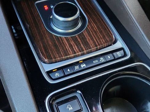 Used 2017 Jaguar F-PACE Prestige image 45