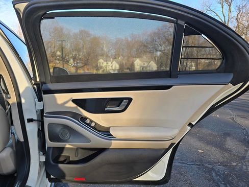 Used 2022 Mercedes-Benz S 500 4MATIC image 24