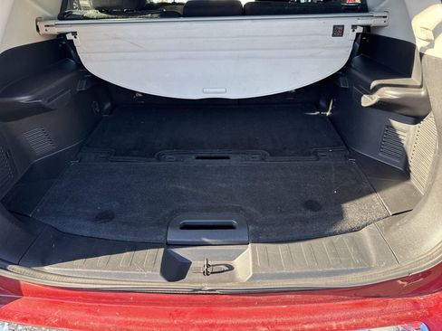 Used 2016 Nissan Rogue SV w/ SV Premium Package image 10