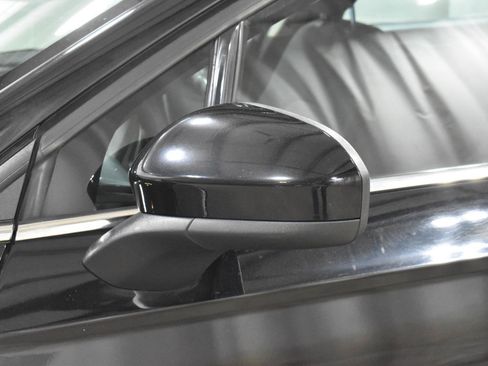 Used 2020 Ford Fusion SE FWD image 34
