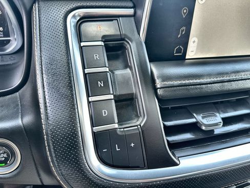 Used 2022 GMC Yukon XL AT4 AWD/4WD image 26