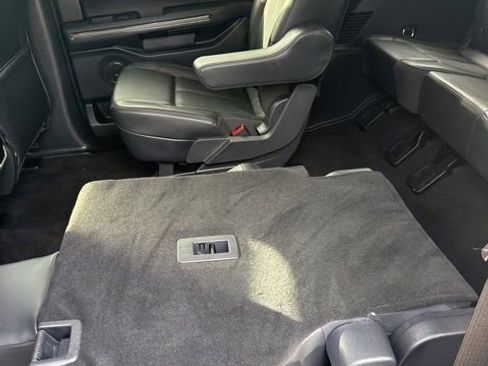Certified 2023 Ford Expedition XLT RWD image 7