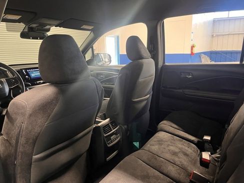 Used 2022 Honda Pilot Sport image 18