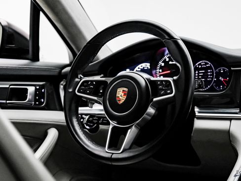 Used 2018 Porsche Panamera Turbo Sport Turismo image 48