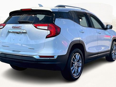 Used 2024 GMC Terrain SLT image 6