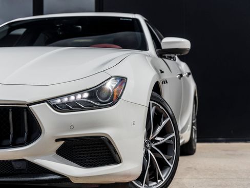 Used 2022 Maserati Ghibli Modena RWD image 17