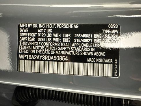 Used 2024 Porsche Cayenne Coupe AWD/4WD image 33