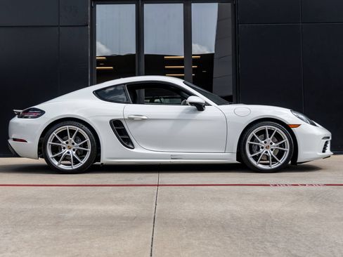 Certified 2024 Porsche 718 Cayman RWD image 12