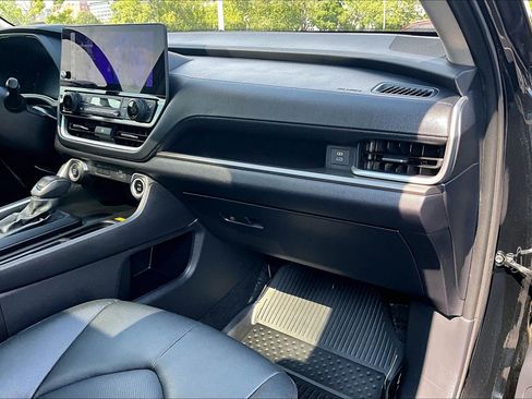 Used 2025 Toyota Grand Highlander FWD image 15