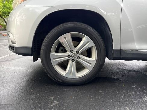 Used 2013 Toyota Highlander Limited image 27