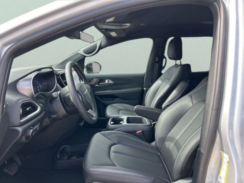 New 2026 Chrysler Voyager LX image 22