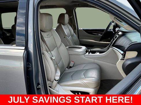 Used 2018 Cadillac Escalade 2WD image 38