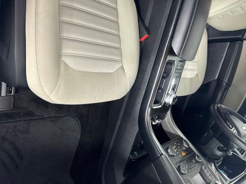 Used 2018 Ford Fusion S image 22