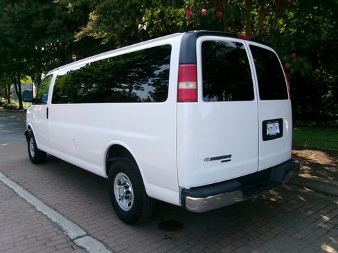 Used 2015 Chevrolet Express 3500 LT w/ LT Preferred Equipment Group RWD image 6