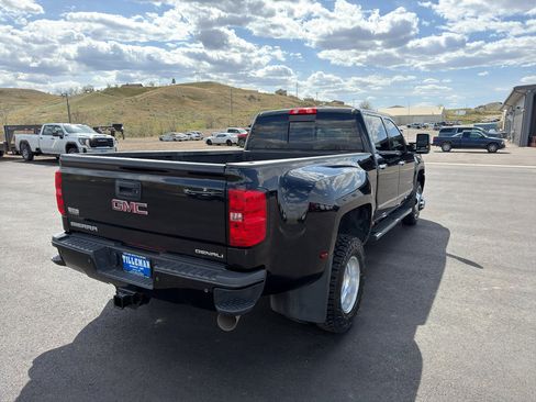 Used 2019 GMC Sierra 3500 Denali w/ Duramax Plus Package AWD/4WD image 26