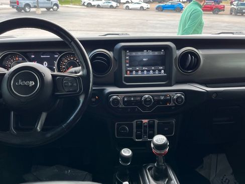 Used 2021 Jeep Gladiator Sport AWD/4WD image 21