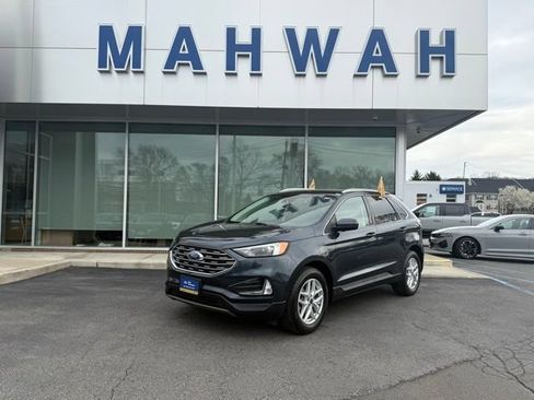 Certified 2022 Ford Edge SEL w/ Convenience Package AWD/4WD image 2