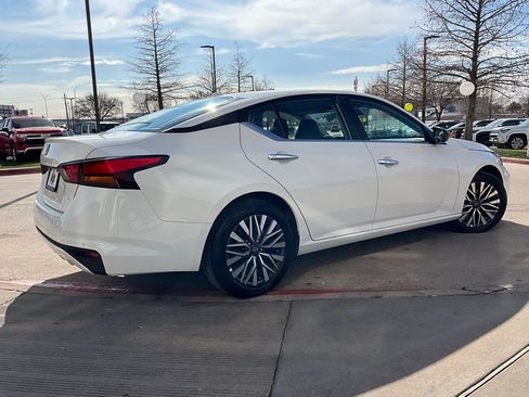Used 2025 Nissan Altima 2.5 SV image 6