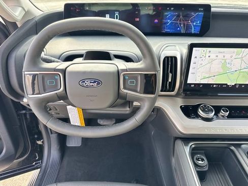 New 2026 Ford Expedition Active image 22