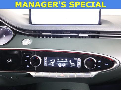 Used 2022 Genesis GV70 2.5T w/ Advanced Package AWD/4WD image 21