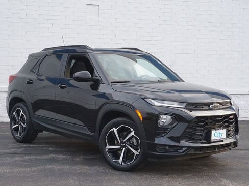 Used 2023 Chevrolet TrailBlazer RS w/ Sun and Liftgate Package AWD/4WD image 3