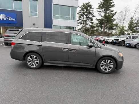 Used 2017 Honda Odyssey Touring image 7