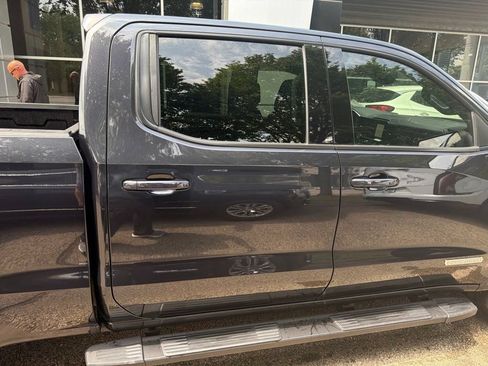 Used 2024 GMC Sierra 1500 Elevation w/ LPO, Elevation Black Package AWD/4WD image 8