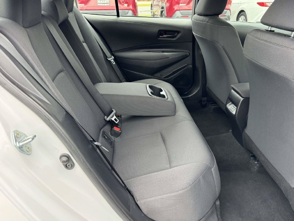 Used 2025 Toyota Corolla LE FWD image 15