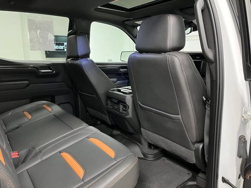 Used 2022 GMC Sierra 1500 AT4 w/ AT4 Premium Package AWD/4WD image 49