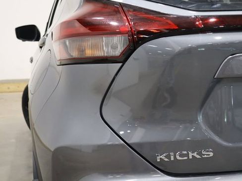 Used 2022 Nissan Kicks SR FWD image 41