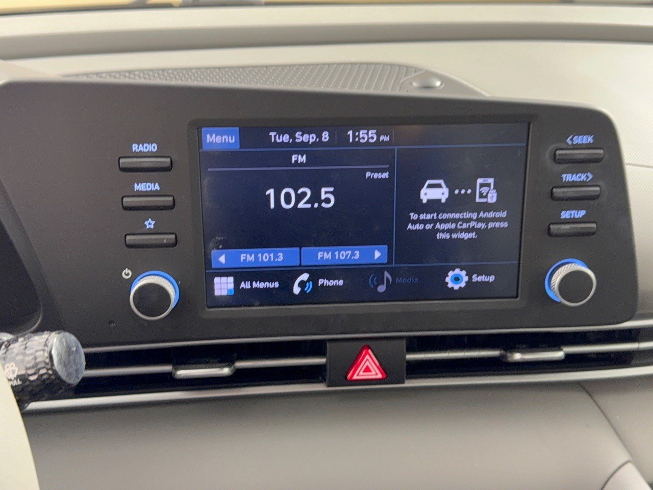 Used 2021 Hyundai Elantra SE FWD image 23