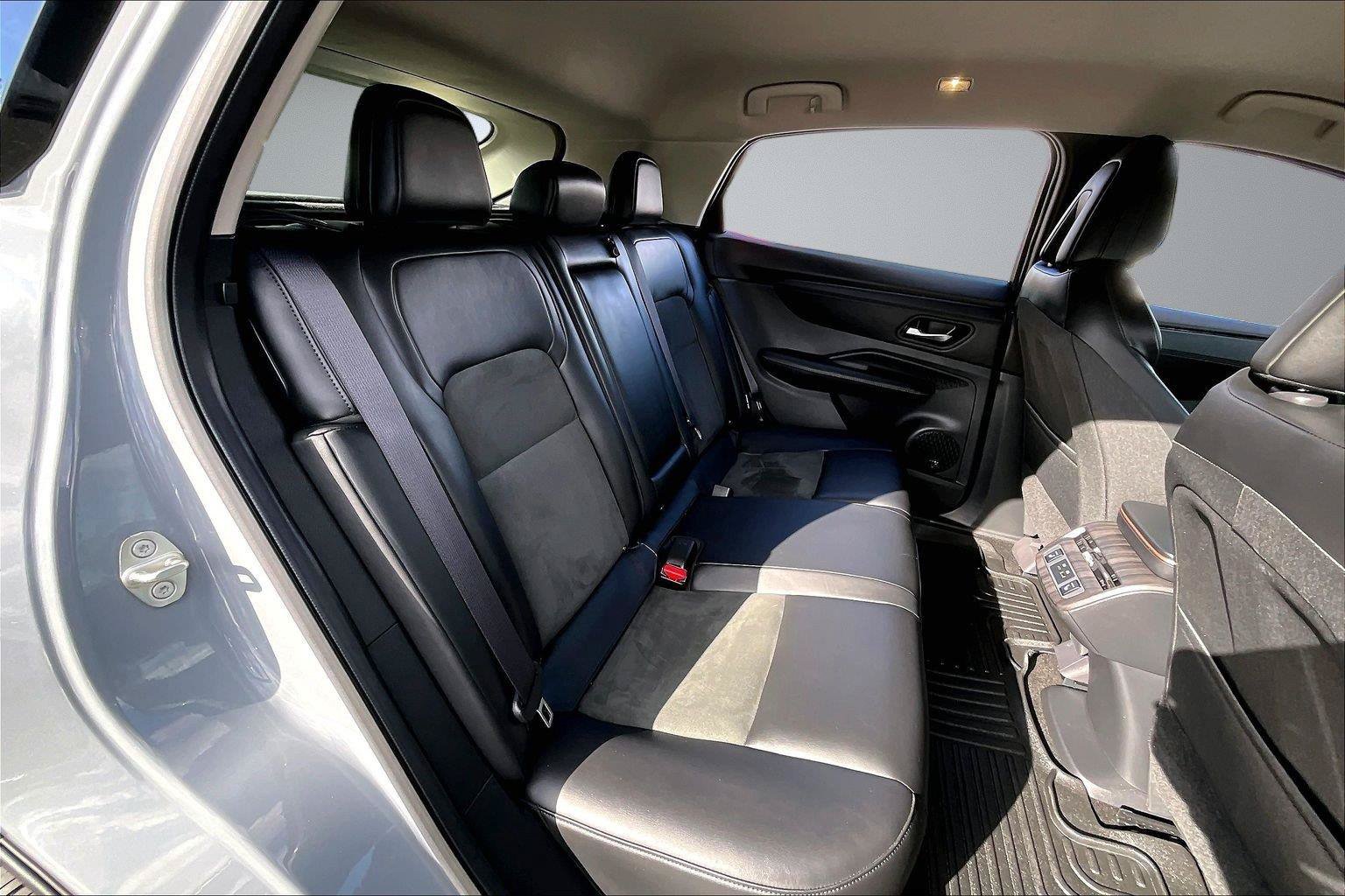 Used 2024 Nissan Ariya AWD image 25
