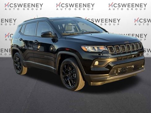 Used 2025 Jeep Compass Latitude w/ Altitude Special Edition image 7